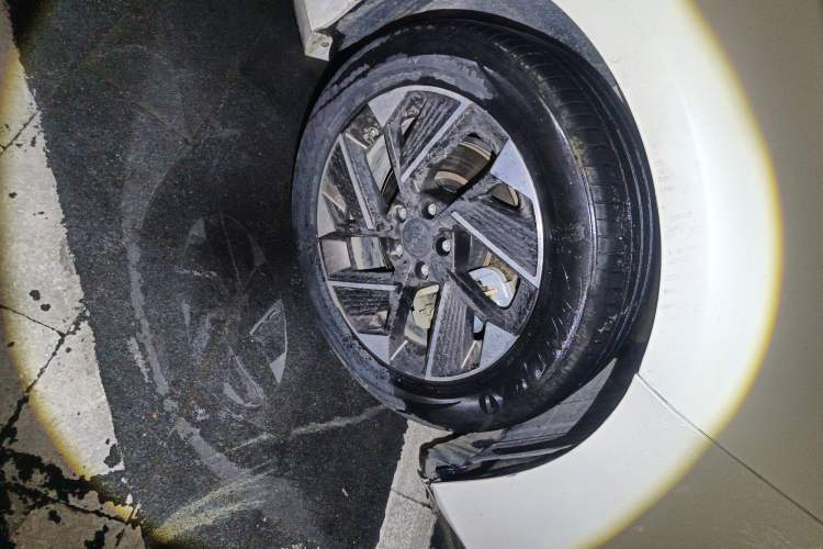 Used AION S Plus 2023 70 Enjoyment Edition Ternary Lithium Right Front Wheel Hub