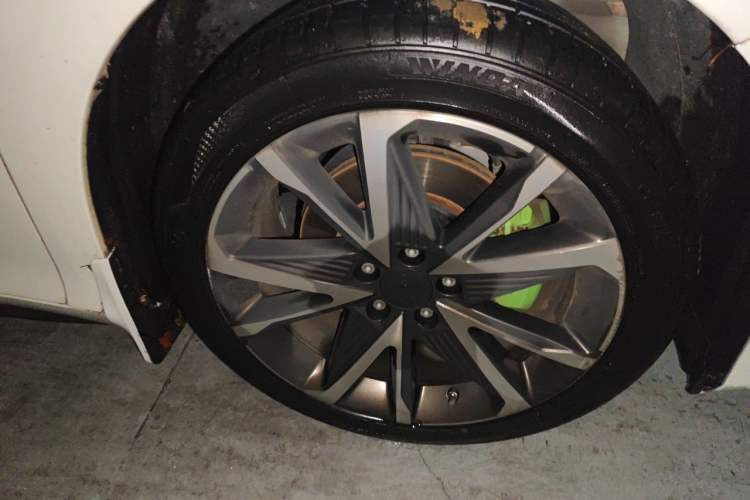 Used AION S Plus 2023 70 Intelligent Edition Lithium Iron Phosphate Right Front Wheel Hub