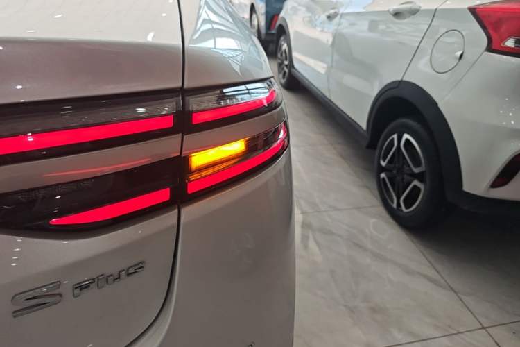 Used AION S Plus 2023 70 Intelligent Driving Version Ternary Lithium Right Rear Taillight