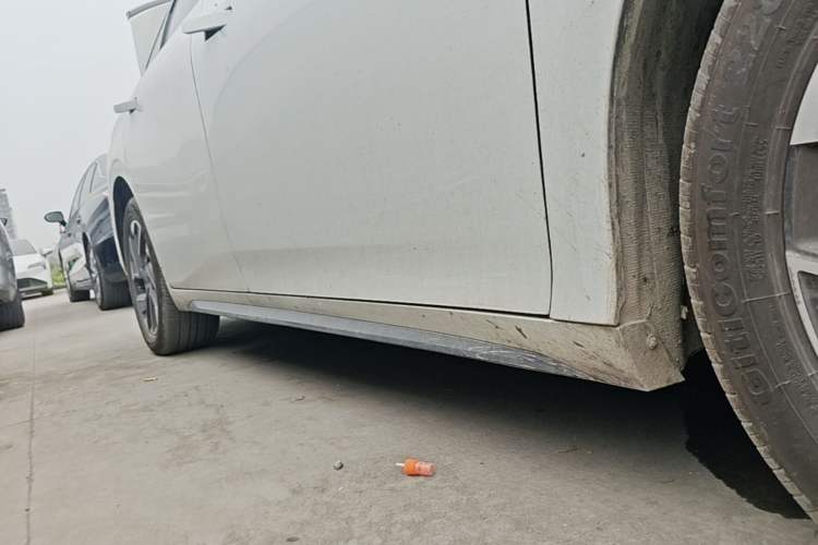 Used AION S Plus 2023 70 Enjoy Edition Lithium Iron Phosphate Right Side Sill