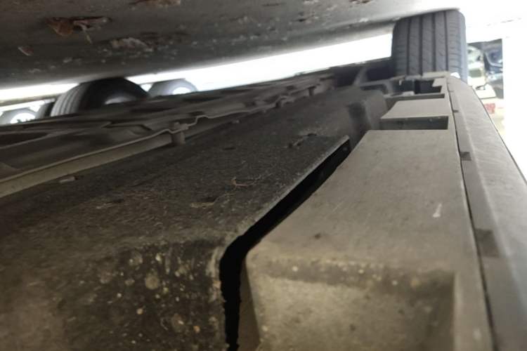 Used AION S Plus 2023 70 Enjoy Edition Lithium Iron Phosphate Right Side Sill