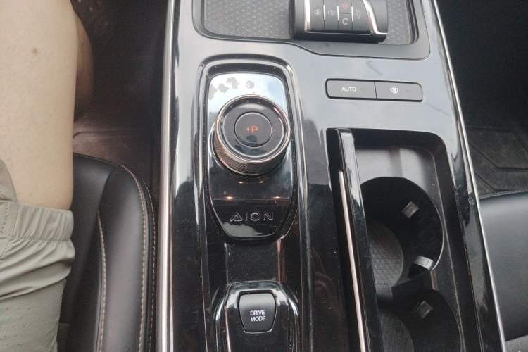 Used AION S Plus  Gear Lever