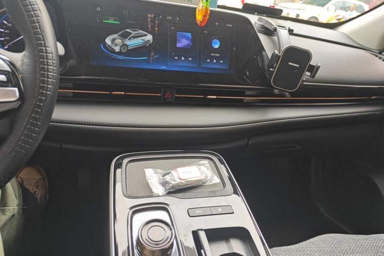 Used AION S Plus 2025 Comfort Version 53.241 kWh Audio And AC Panel