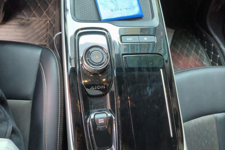 Used AION S Plus 2025 Comfort Version 52.998 kWh Gear Lever