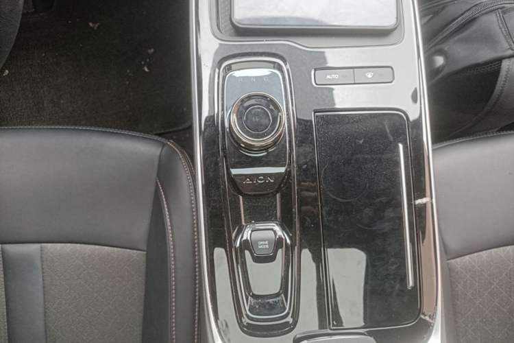 Used AION S Plus 2025 Comfort Version 53.241 kWh Gear Lever