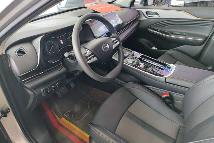 Used AION S Plus 2025 Comfort Version 53.241 kWh Interior 2