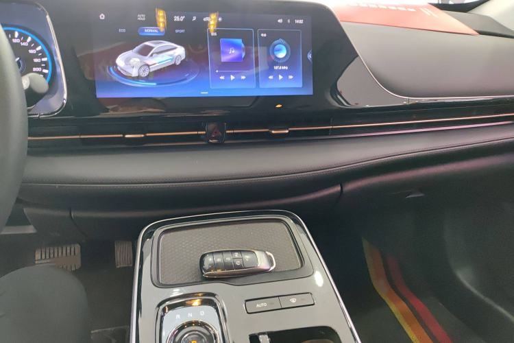 Used AION S Plus 2025 Comfort Version 53.241 kWh Interior 3