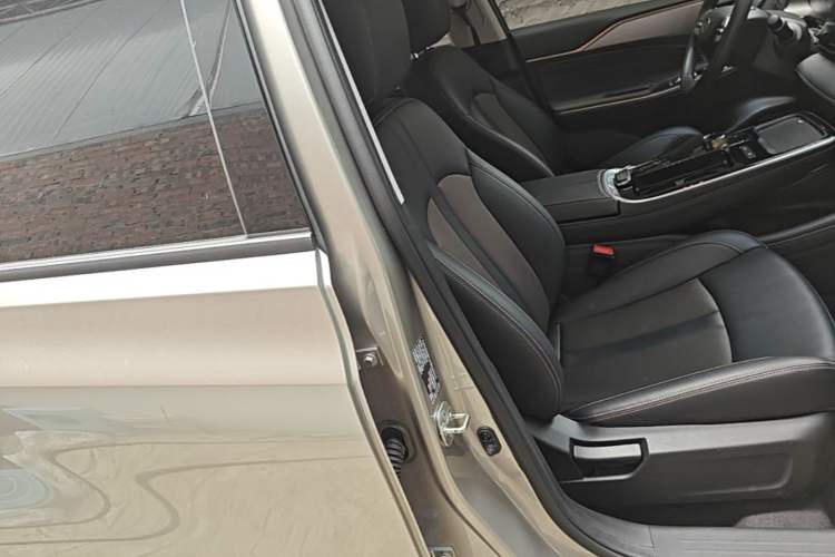 Used AION S Plus 2025 Comfort Version 53.241 kWh Right Front Seat