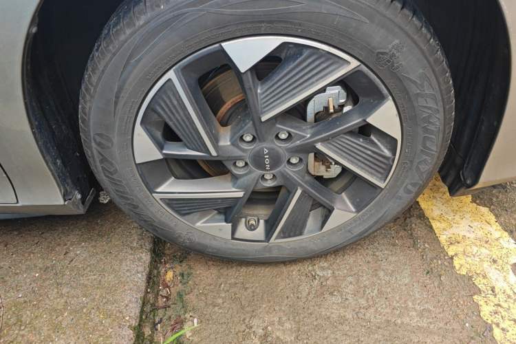 Used AION S Plus 2025 Comfort Version 53.241 kWh Right Front Wheel Hub