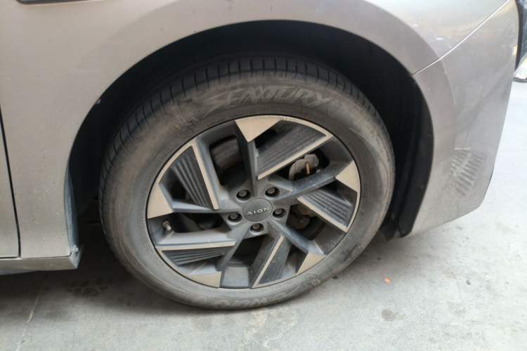Used AION S Plus 2025 Comfort Version 52.998 kWh Right Front Wheel Hub