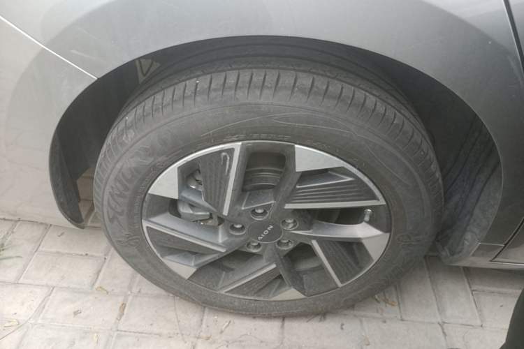 Used AION S Plus 2025 Comfort Version 53.241 kWh Right Rear Wheel Hub