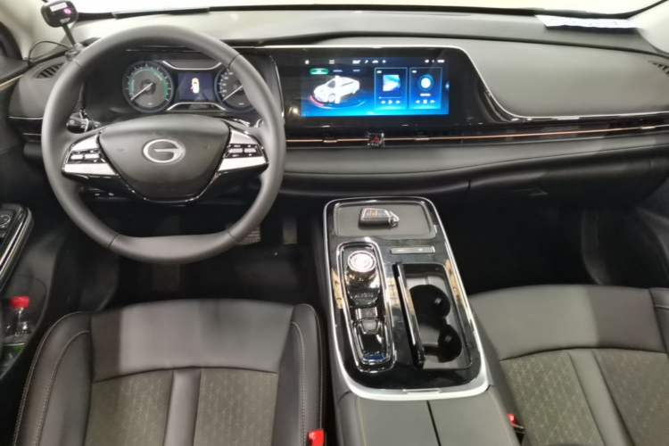 Used AION S Plus 2025 Comfort Version 53.241 kWh Center Console