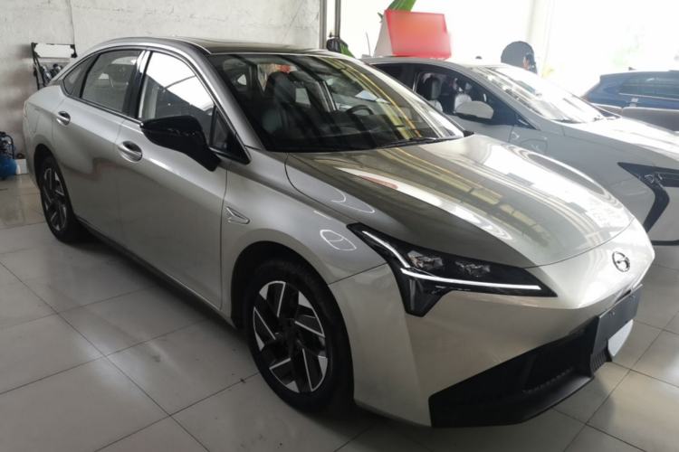 Used AION S Plus 2025 Travel Edition 53.241 kWh Front Right 45 Deg