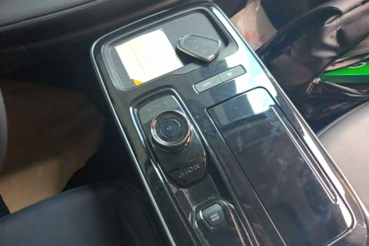 Used AION S Plus 2025 Travel Edition 52.998 kWh Gear Lever