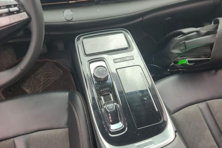 Used AION S Plus 2025 Travel Edition 52.998 kWh Gear Lever