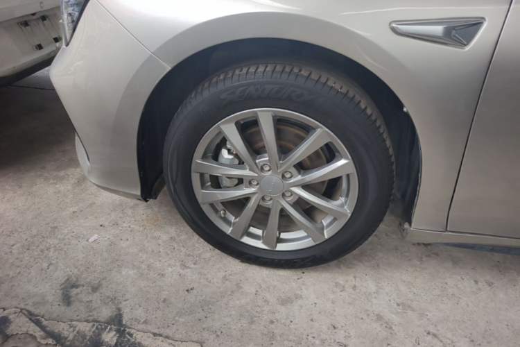 Used AION S Plus 2025 Travel Edition 52.998 kWh Left Front Wheel Hub