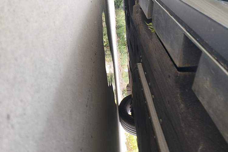 Used AION S Plus 2025 Travel Edition 53.241 kWh Left Side Sill