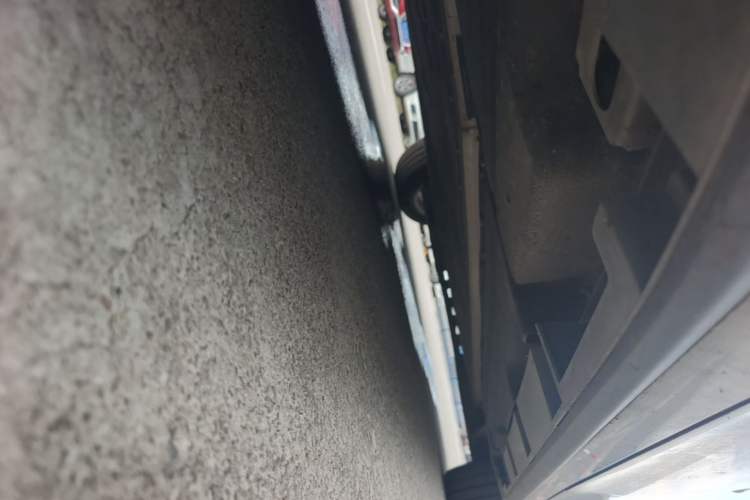 Used AION S Plus 2025 Travel Edition 52.998 kWh Left Side Sill