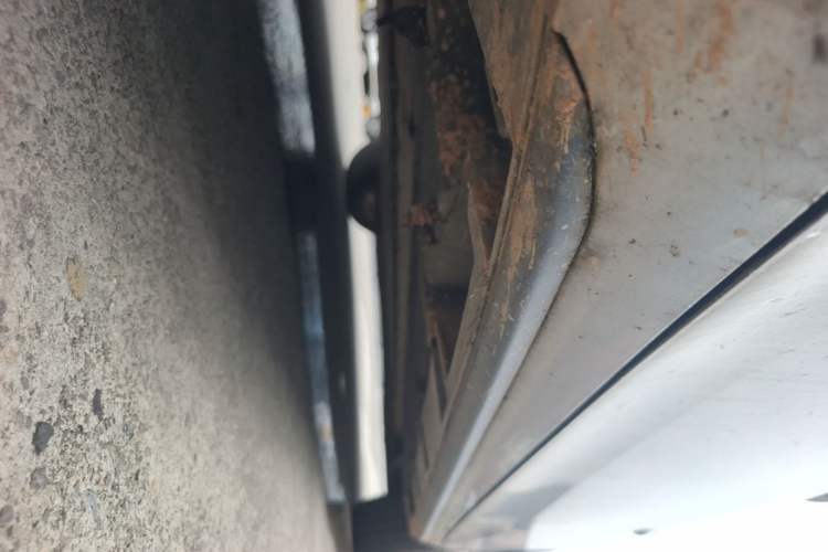 Used AION S Plus 2025 Travel Edition 52.998 kWh Left Side Sill