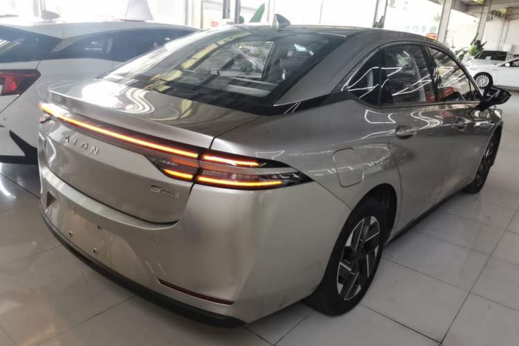 Used AION S Plus 2025 Travel Edition 53.241 kWh Rear Right 45 Deg