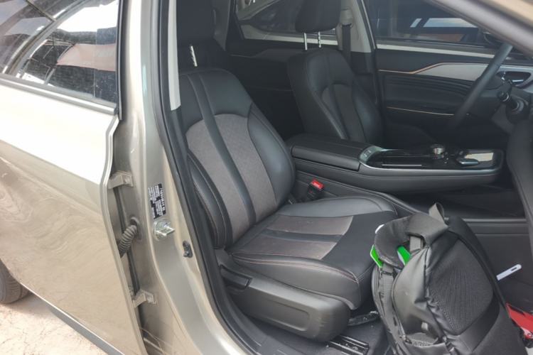 Used AION S Plus 2025 Travel Edition 52.998 kWh Right Front Seat