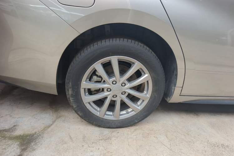 Used AION S Plus 2025 Travel Edition 52.998 kWh Right Rear Wheel Hub