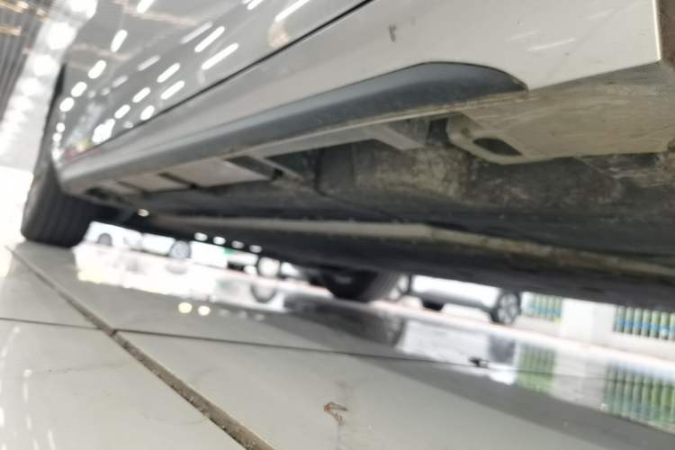 Used AION S Plus 2025 Comfort Version 53.241 kWh Right Side Sill
