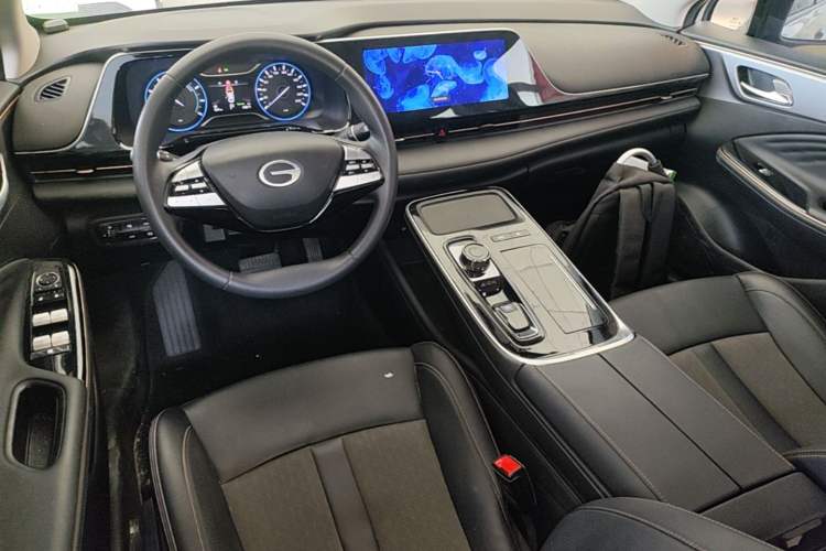 Used AION S Plus 2025 Travel Edition 53.241 kWh Center Console