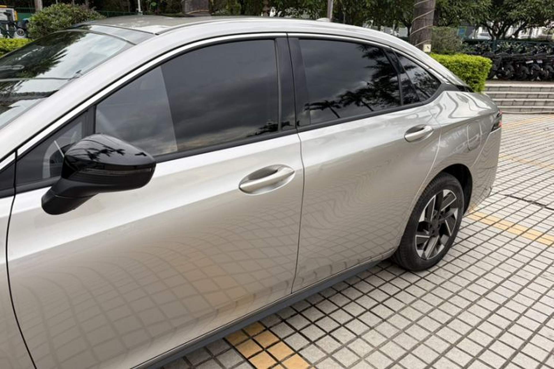 Used AION S Plus 2025 Comfort Version 53.241 kWh Exterior 4