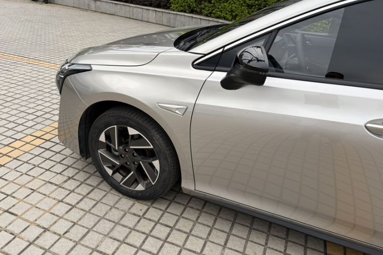 Used AION S Plus 2025 Comfort Version 53.241 kWh Exterior 5