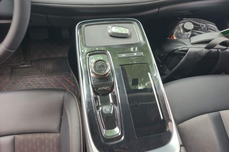 Used AION S Plus 2025 Travel Edition 53.241 kWh Gear Lever