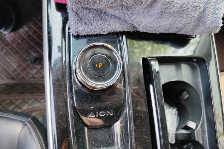 Used AION S Plus 2025 Comfort Version 53.241 kWh Gear Lever