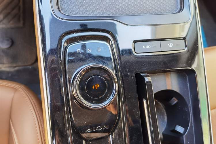 Used AION S Plus 2025 Travel Edition 52.998 kWh Gear Lever