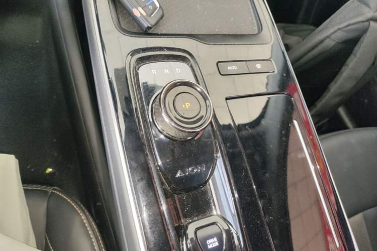 Used AION S Plus 2025 Travel Edition 53.241 kWh Gear Lever