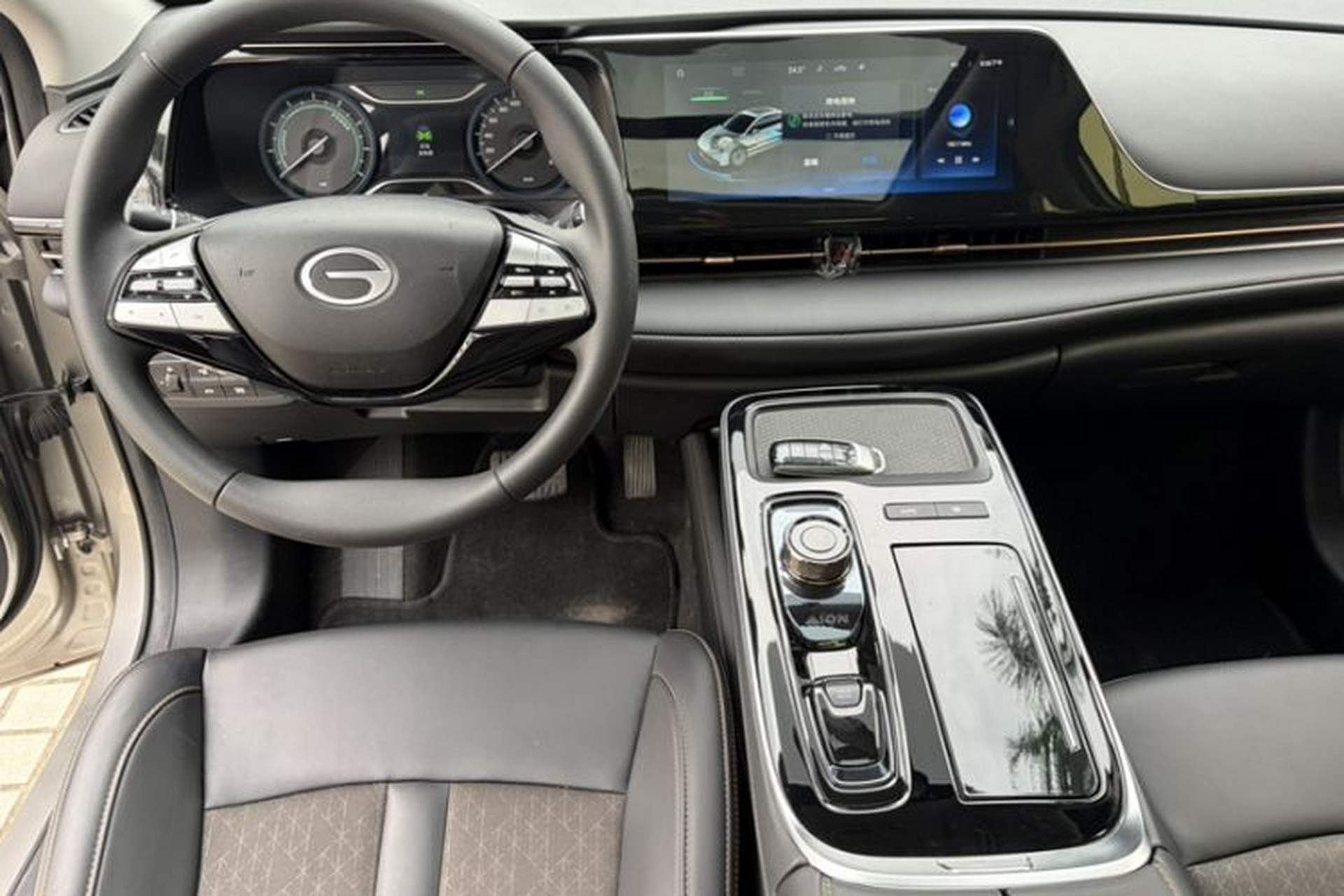 Used AION S Plus 2025 Comfort Version 53.241 kWh Interior 12