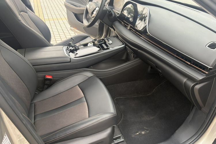 Used AION S Plus 2025 Comfort Version 53.241 kWh Interior 2