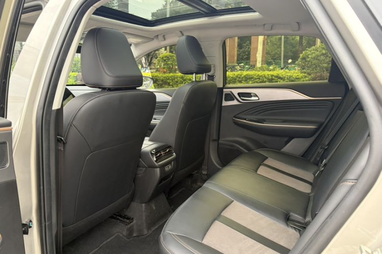 Used AION S Plus 2025 Comfort Version 53.241 kWh Interior 4