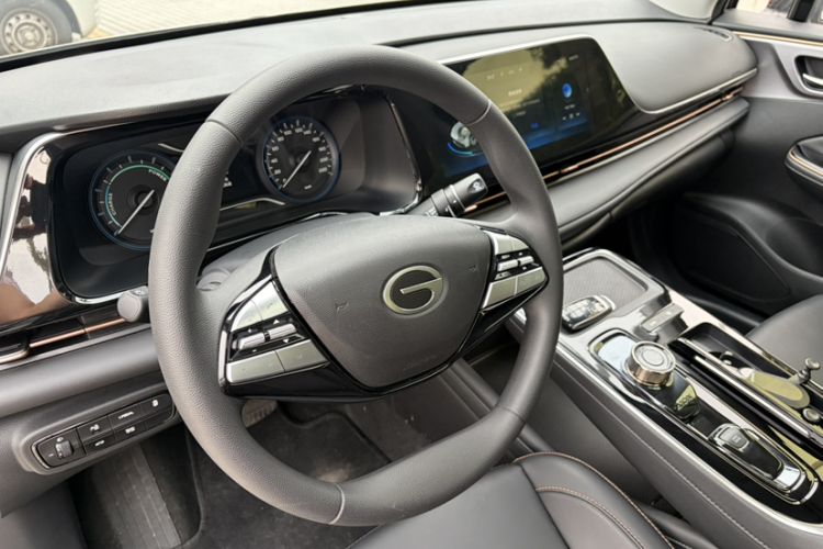 Used AION S Plus 2025 Comfort Version 53.241 kWh Interior 9