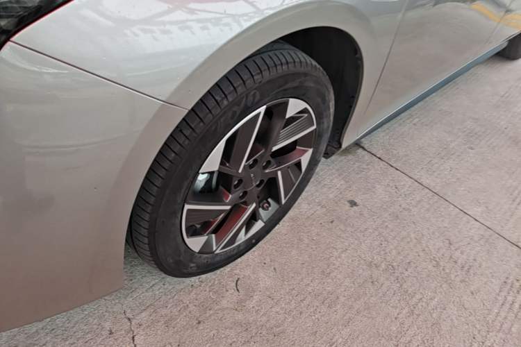 Used AION S Plus 2025 Comfort Version 53.241 kWh Left Front Wheel Hub