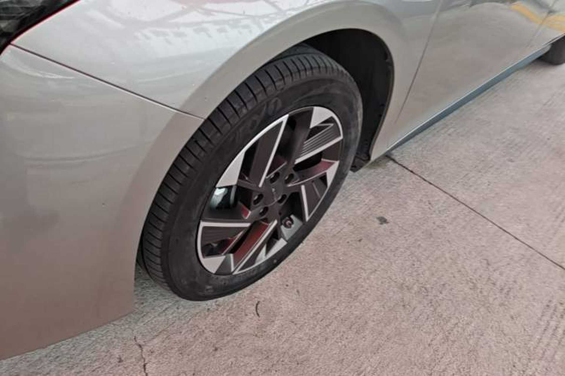 Used AION S Plus 2025 Comfort Version 53.241 kWh Left Front Wheel Hub