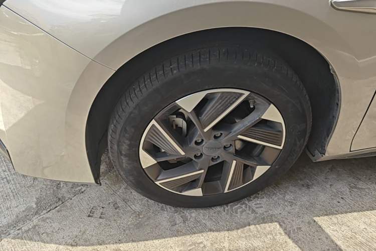 Used AION S Plus 2025 Comfort Version 53.241 kWh Left Front Wheel Hub