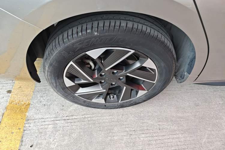 Used AION S Plus 2025 Comfort Version 53.241 kWh Right Rear Wheel Hub