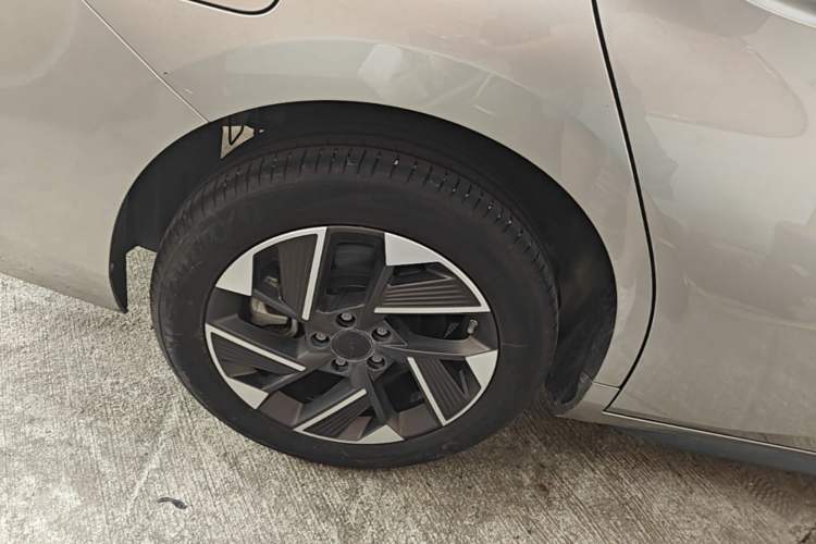 Used AION S Plus 2025 Comfort Version 53.241 kWh Right Rear Wheel Hub