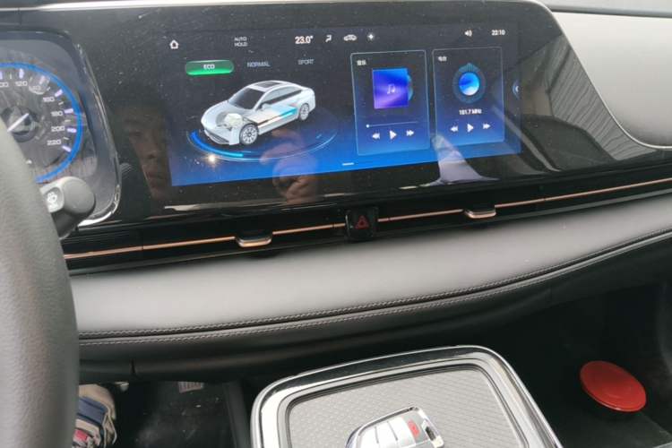 Used AION S Plus 2025 Comfort Version 53.241 kWh Audio And AC Panel