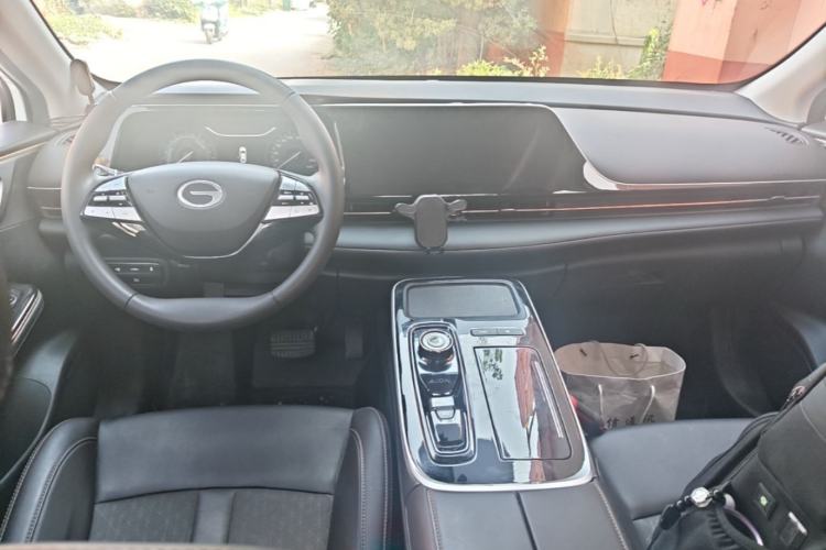 Used AION S Plus 2025 Travel Edition 53.241 kWh Center Console