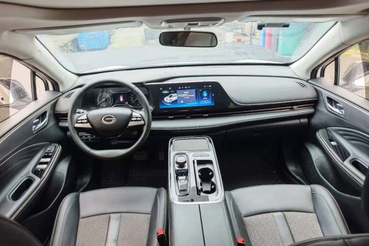 Used AION S Plus 2025 Comfort Version 53.241 kWh Center Console