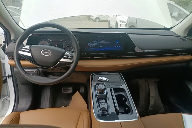 Used AION S Plus 2025 Comfort Version 52.998 kWh Center Console