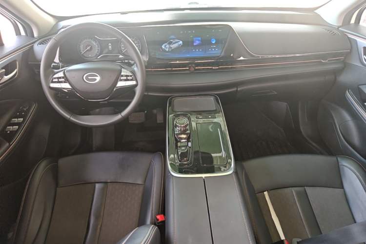 Used AION S Plus 2025 Comfort Version 53.241 kWh Center Console