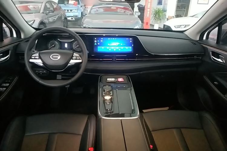 Used AION S Plus 2025 Comfort Version 53.241 kWh Center Console