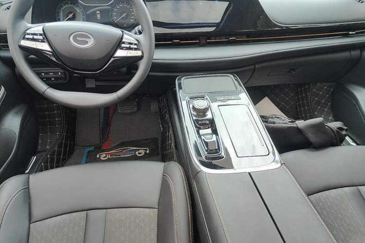Used AION S Plus 2025 Comfort Version 53.241 kWh Center Console